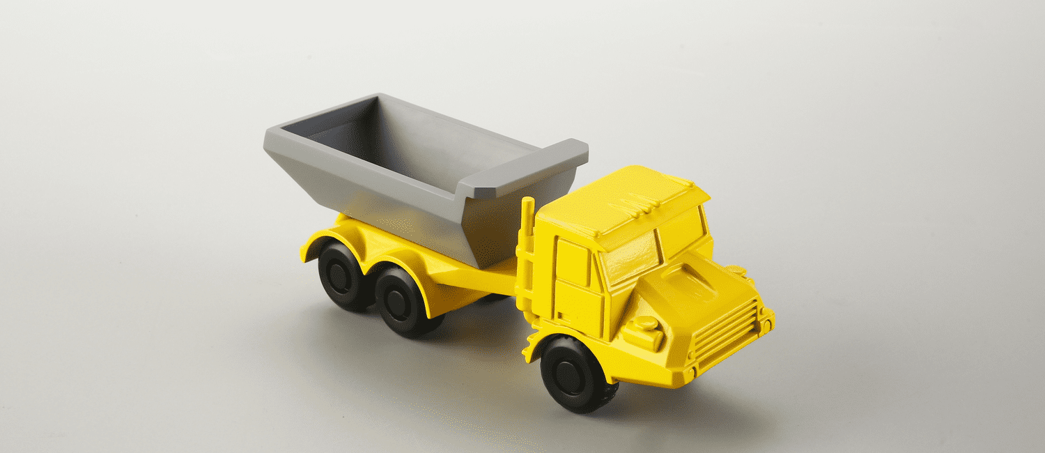 3D-gedruckter Prototyp eines LKW aus Harz, lackiert